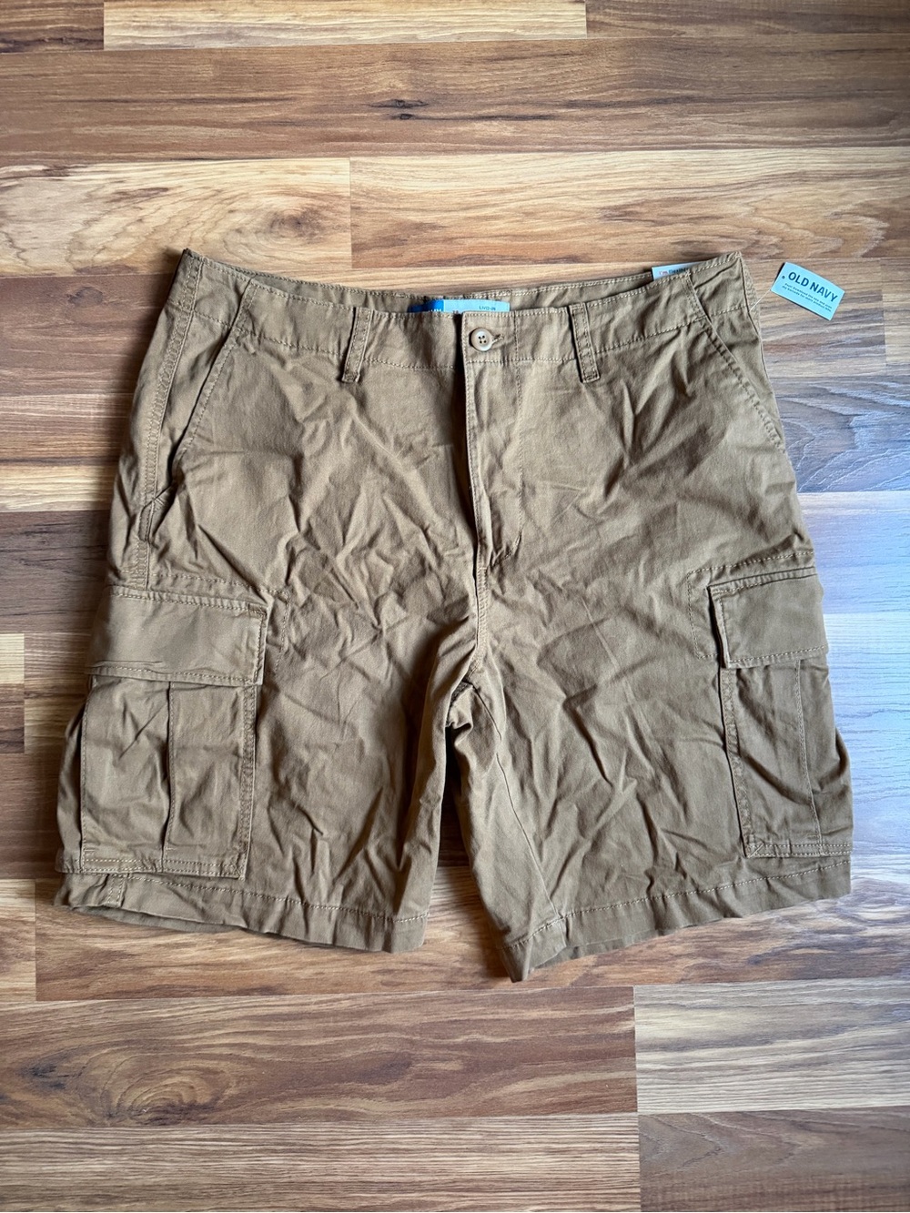 Old Navy Men's Straight Lived-In Cargo Shorts -- 10-inch inseam 38W
